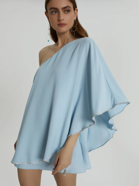 Голубое асимметричное платье-мини со стразами, 1