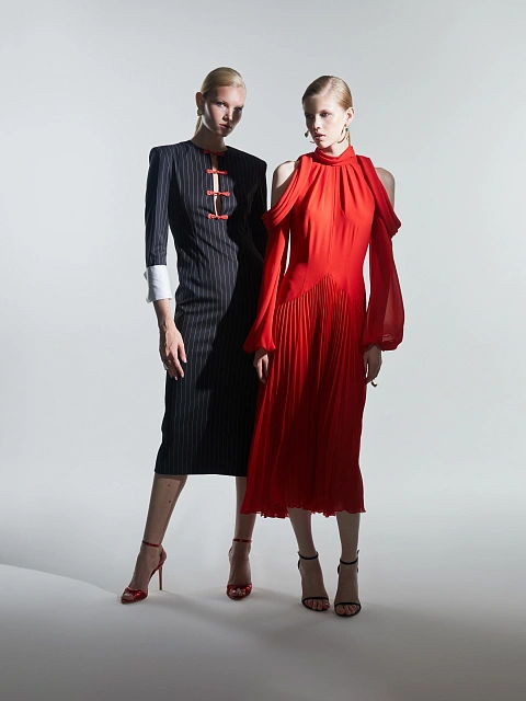 Красное платье-миди из шифона с открытыми плечами, 8 Красное платье-миди из шифона с открытыми плечами, 8