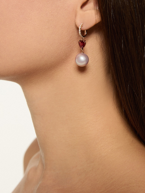 Серьги из розового золота с родолитом в огранке «сердце» и лавандовым жемчугом, 2 Серьги из розового золота с родолитом в огранке «сердце» и лавандовым жемчугом, 2