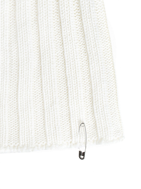 Белая кашемировая шапка с булавкой из серебра, 2 Белая кашемировая шапка с булавкой из серебра, 2