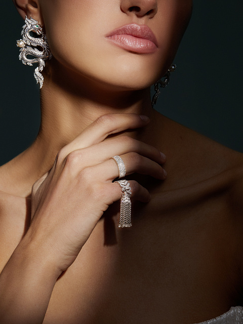 Кольцо-кисть из белого золота с бриллиантами, 4 Кольцо-кисть из белого золота с бриллиантами, 4