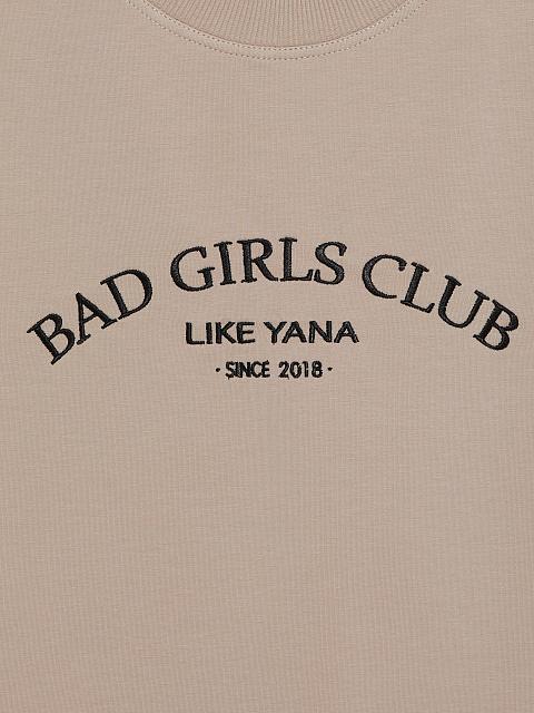 Бежевый костюм с бермудами и черной вышивкой, 3