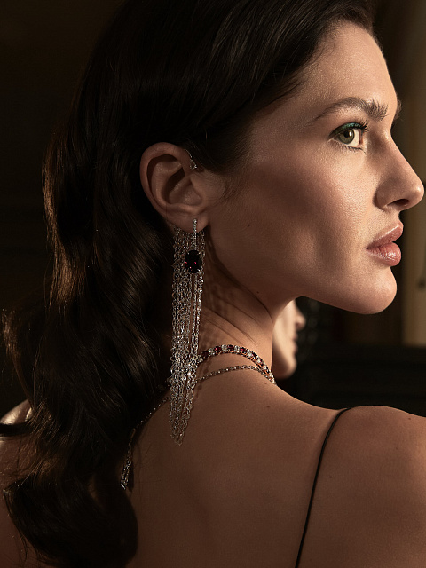 Серьги из белого золота с овальным гранатом и бриллиантами, 2