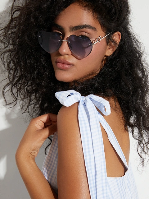 Солнцезащитные очки с градиентными серыми линзами в форме сердец, 5 Солнцезащитные очки с градиентными серыми линзами в форме сердец, 5