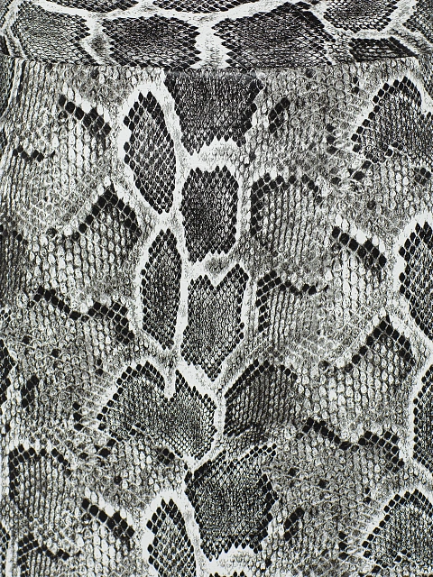 Серая юбка-миди из эко-кожи со змеиным принтом, 3 Серая юбка-миди из эко-кожи со змеиным принтом, 3