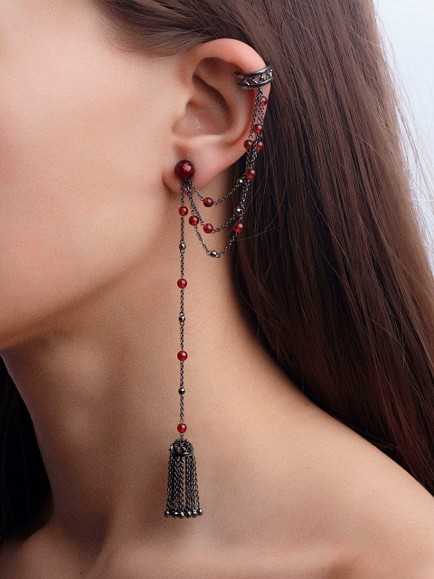 Серьги-трансформеры из черненого золота с гранатом и съемным каффом, 3 Серьги-трансформеры из черненого золота с гранатом и съемным каффом, 3