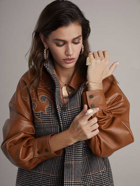 Коричневая рубашка из шерсти с узором и отделкой из кожи, 6 Коричневая рубашка из шерсти с узором и отделкой из кожи, 6