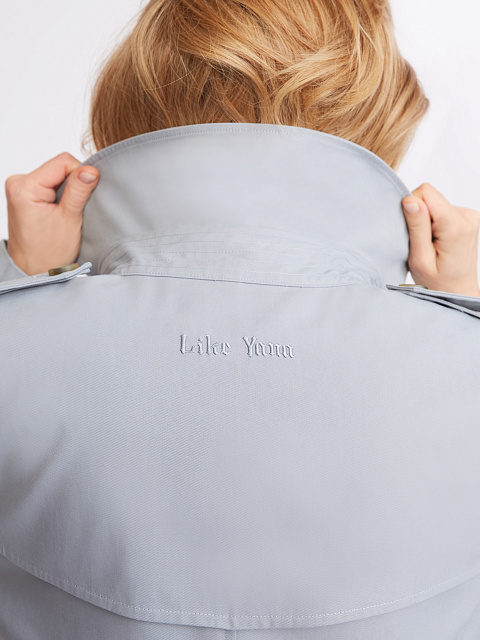 Светло-голубой двубортный тренч с поясом, 13