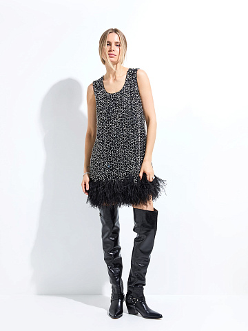 Платье-мини с кристаллами и перьями, 2