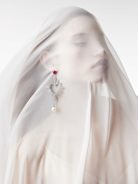 Серьги из черненого золота с рубинами и жемчугом, 3 Серьги из черненого золота с рубинами и жемчугом, 3