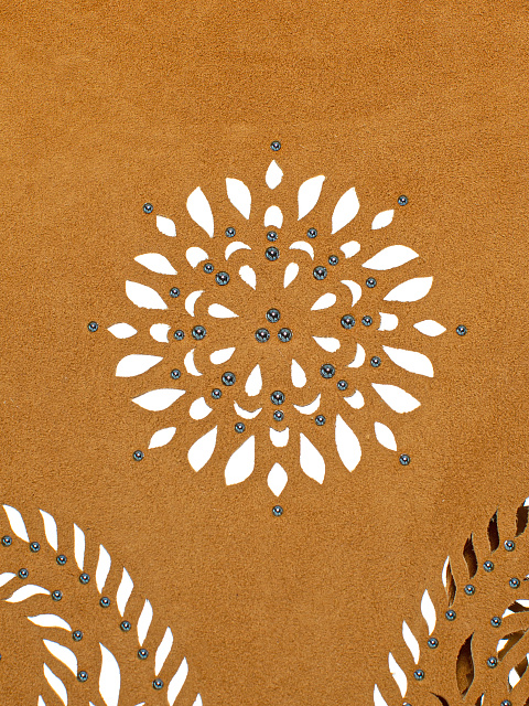 Коричневый жилет из замши с перфорацией, 4