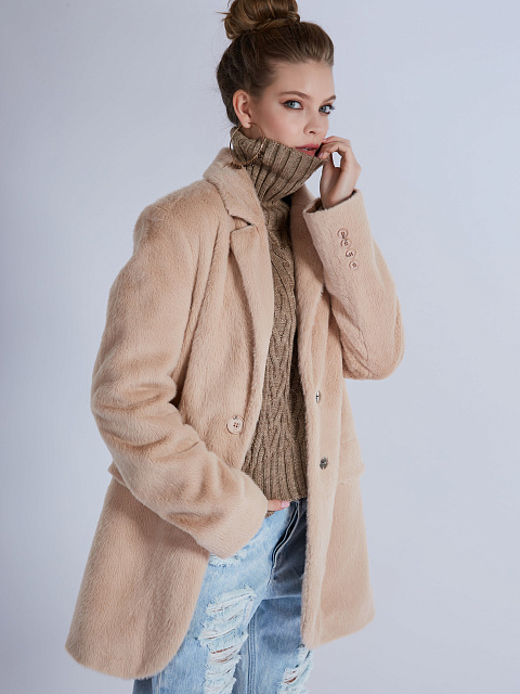 Бежевый однобортный жакет из эко-меха, 5