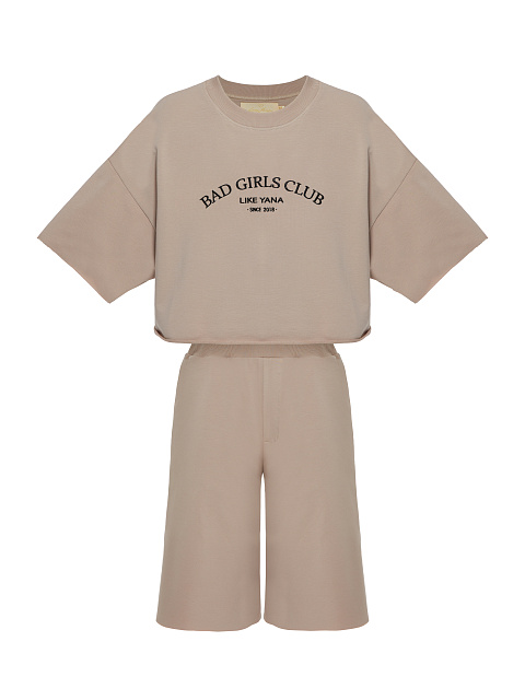 Бежевый костюм с бермудами и черной вышивкой, 1