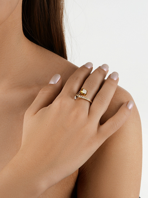 Кольцо из золота с желто-коричневым бриллиантом, 6 Кольцо из золота с желто-коричневым бриллиантом, 6