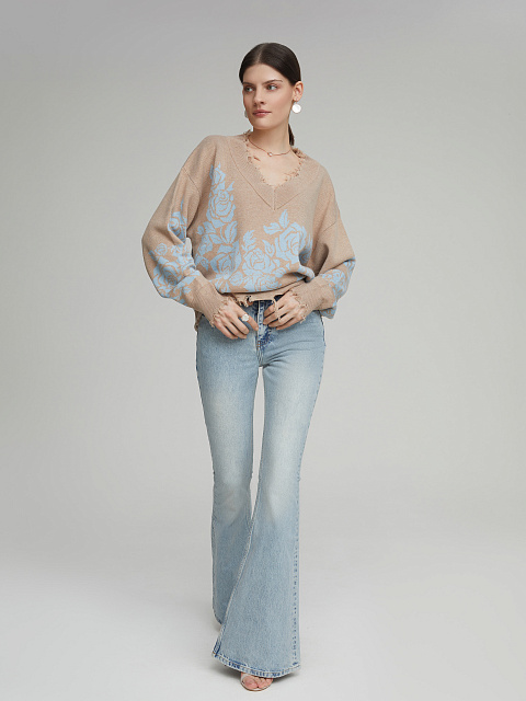 Бежевый пуловер с V-образным вырезом и розами, 5