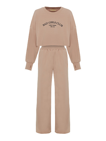 Бежевый трикотажный костюм Bad Girls Club с серой вышивкой, 1