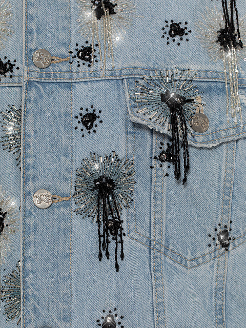 Голубая джинсовая куртка с черно-белой вышивкой из бисера, 3 Голубая джинсовая куртка с черно-белой вышивкой из бисера, 3