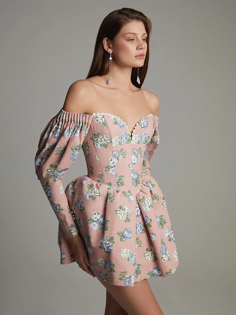 Розовое платье-мини из хлопка с цветочным принтом и открытыми плечами, 6 Розовое платье-мини из хлопка с цветочным принтом и открытыми плечами, 6