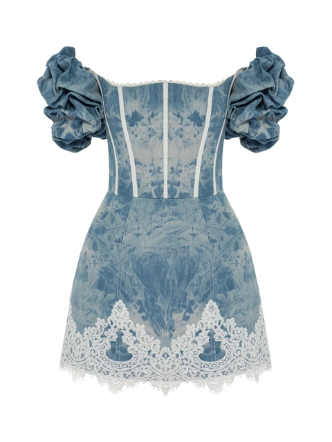 Синее tie-dye платье-мини из денима с белым кружевом, 1
