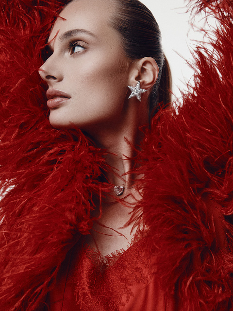 Серьги-пусеты в виде звезд из белого золота с бриллиантами, 2 Серьги-пусеты в виде звезд из белого золота с бриллиантами, 2