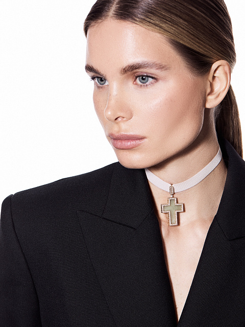 Кулон-крест из нефрита, 2