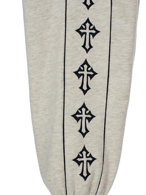 Бежевый трикотажный костюм с черной вышивкой, 4 Бежевый трикотажный костюм с черной вышивкой, 4