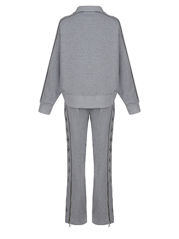 Серый костюм с укороченной толстовкой и вышивкой в виде лилий, 2