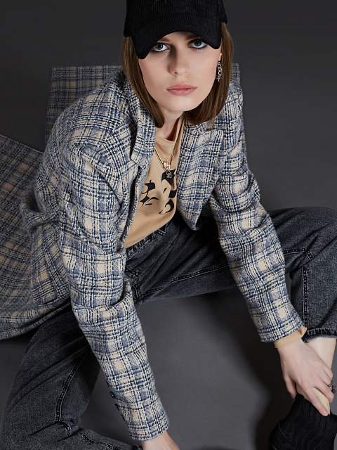 Однобортное шерстяное пальто в бежево-голубую клетку, 7