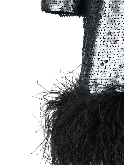 Серебристое платье-мини в пайетках с черным боа, 3