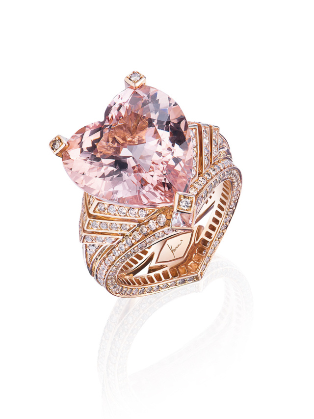 Кольцо из розового золота с бриллиантами и морганитом в огранке «сердце», 1
