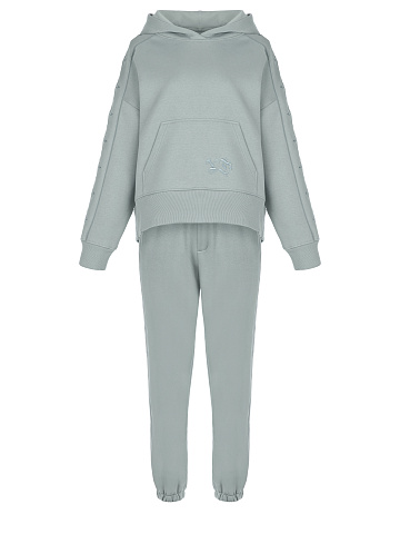 Серый трикотажный костюм с голубой вышивкой, 1