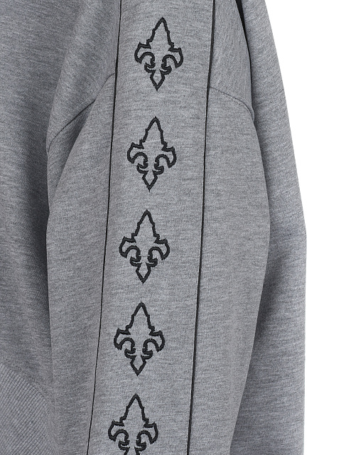 Серый костюм с укороченной толстовкой и вышивкой в виде лилий, 4