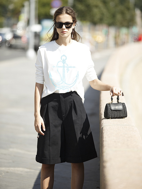 Белый хлопковый лонгслив с голубым принтом, 3 Белый хлопковый лонгслив с голубым принтом, 3