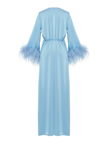 Голубое атласное платье-макси с боа на рукавах, 2