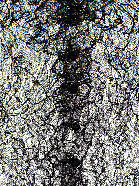 Черное платье-мини из лакированной кожи и кружева, 5