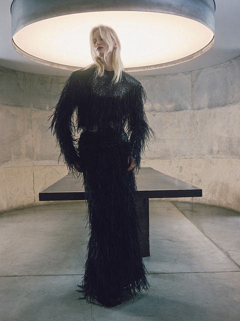 Платье-макси с перьями страуса, 1