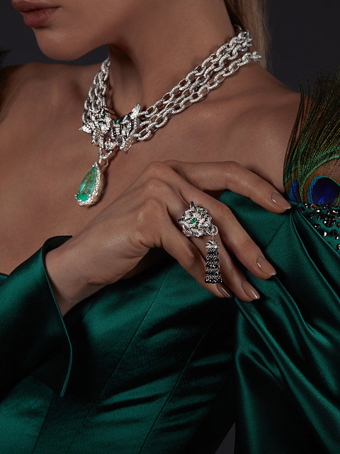 Кольцо-кисть из белого золота и бриллиантов, 6 Кольцо-кисть из белого золота и бриллиантов, 6