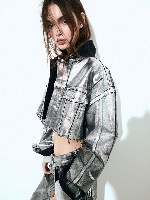 Черная укороченная джинсовка с серебряным напылением, 6 Черная укороченная джинсовка с серебряным напылением, 6