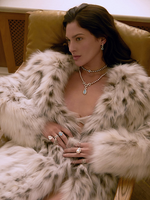 Серьги из белого золота с голубым бриллиантом, 8