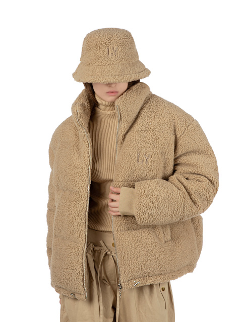 Бежевая панама из эко-меха с вышивкой LY, 3