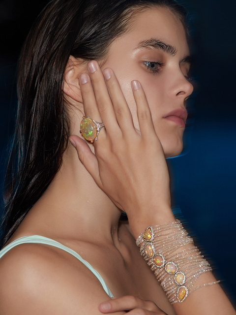 Браслет из белого золота с бриллиантами, опалами и цаворитами, 5