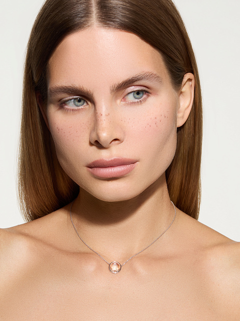 Колье с кулоном с буквой R из белого золота с горным хрусталем, 2 Колье с кулоном с буквой R из белого золота с горным хрусталем, 2