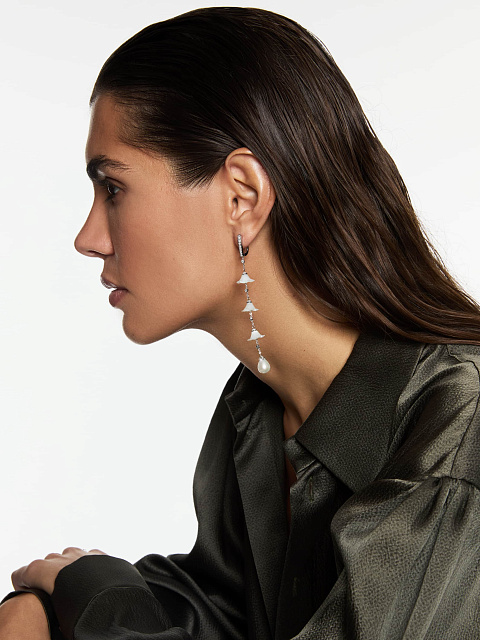 Длинные серьги из белого золота с жемчугом, резным перламутром и бриллиантами, 4