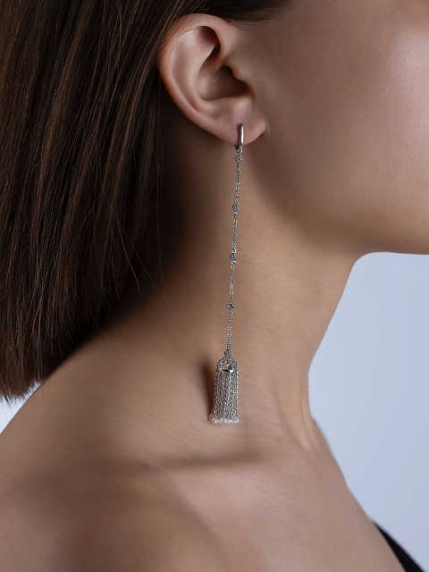 Серьги-кисти из белого золота с бриллиантами огранки «бриолет» и круглой огранки, 2 Серьги-кисти из белого золота с бриллиантами огранки «бриолет» и круглой огранки, 2