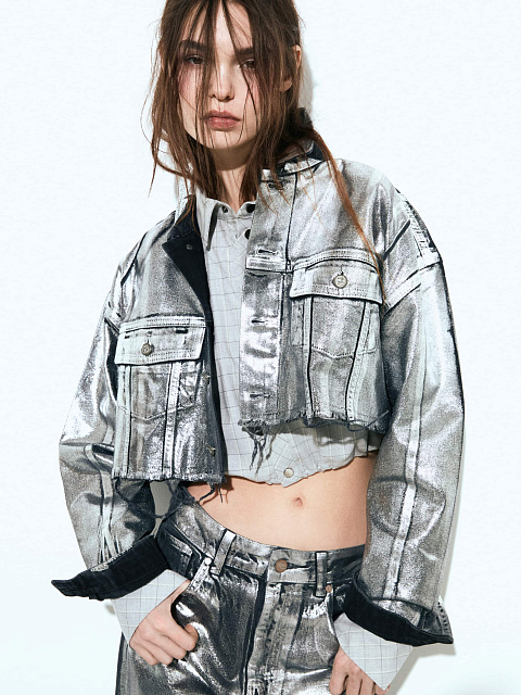 Черная укороченная джинсовка с серебряным напылением, 10 Черная укороченная джинсовка с серебряным напылением, 10