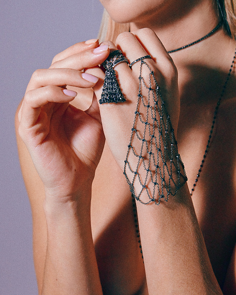 Кольцо-кисть из черненого золота с бриллиантами, 4 Кольцо-кисть из черненого золота с бриллиантами, 4