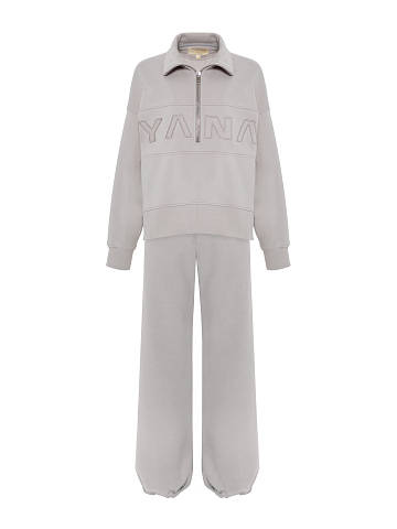 Серый монохромный трикотажный костюм с вышивкой, 2