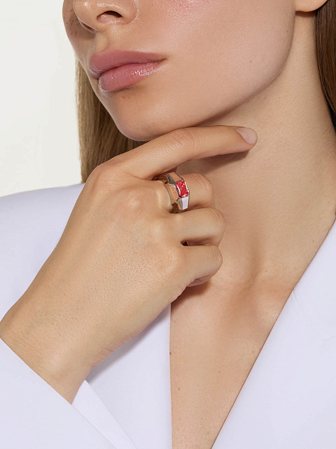 Кольцо из белого золота с прямоугольным розовым бриллиантом LG, 2 Кольцо из белого золота с прямоугольным розовым бриллиантом LG, 2