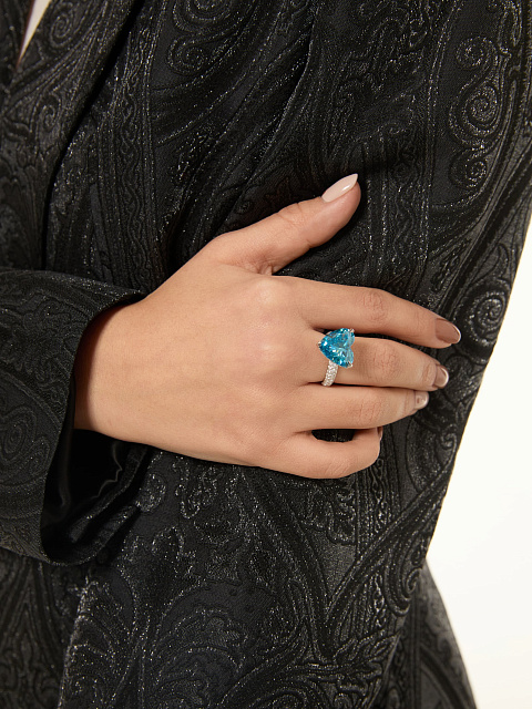 Кольцо из белого золота с бриллиантом LG в огранке «сердце», 2 Кольцо из белого золота с бриллиантом LG в огранке «сердце», 2