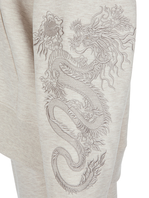 Бежевый костюм с вышивкой в тон на рукавах, 5